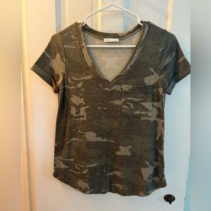Green camo v neck tshirt